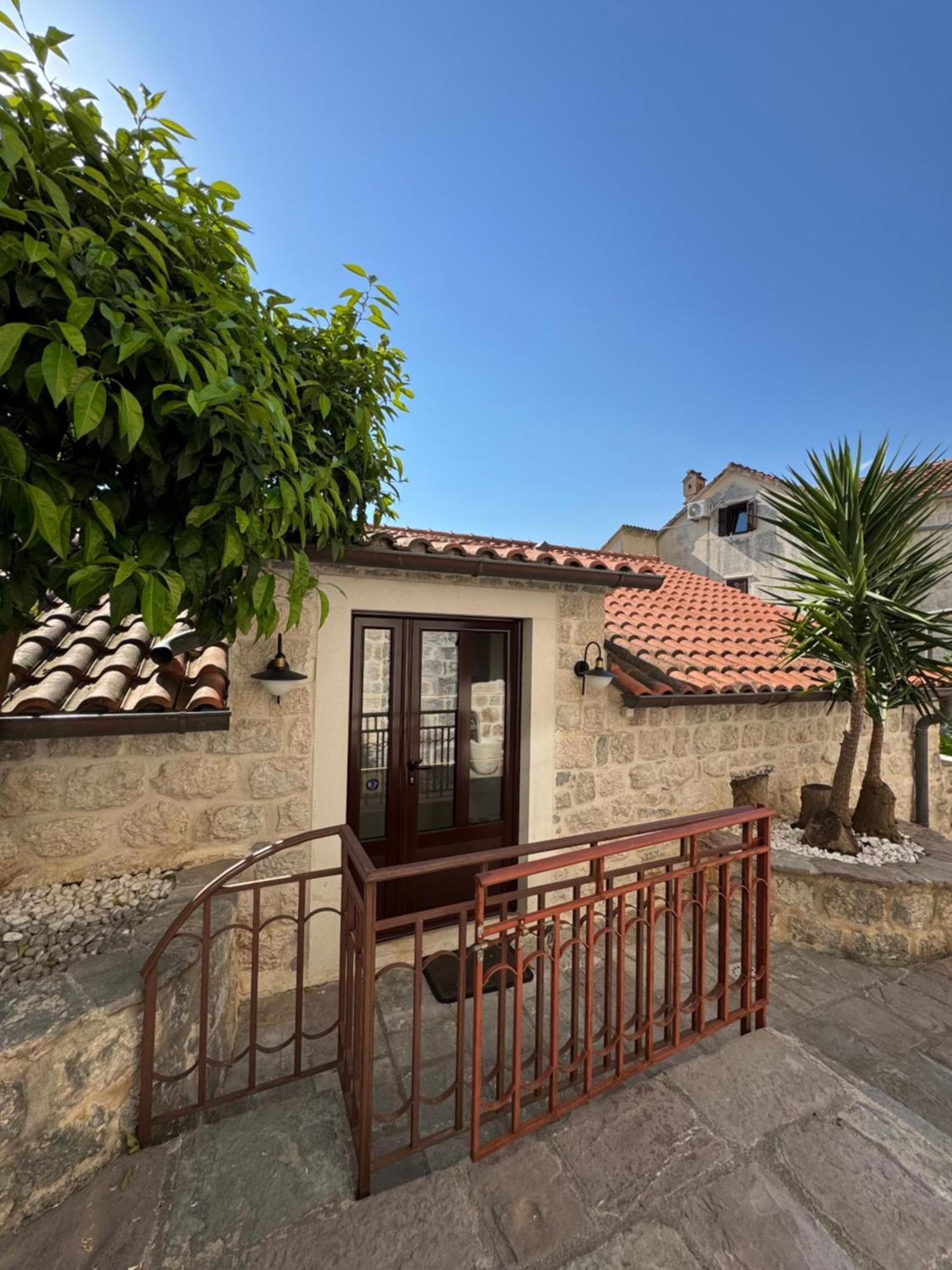 Apartments Radonicic Κότορ Εξωτερικό φωτογραφία