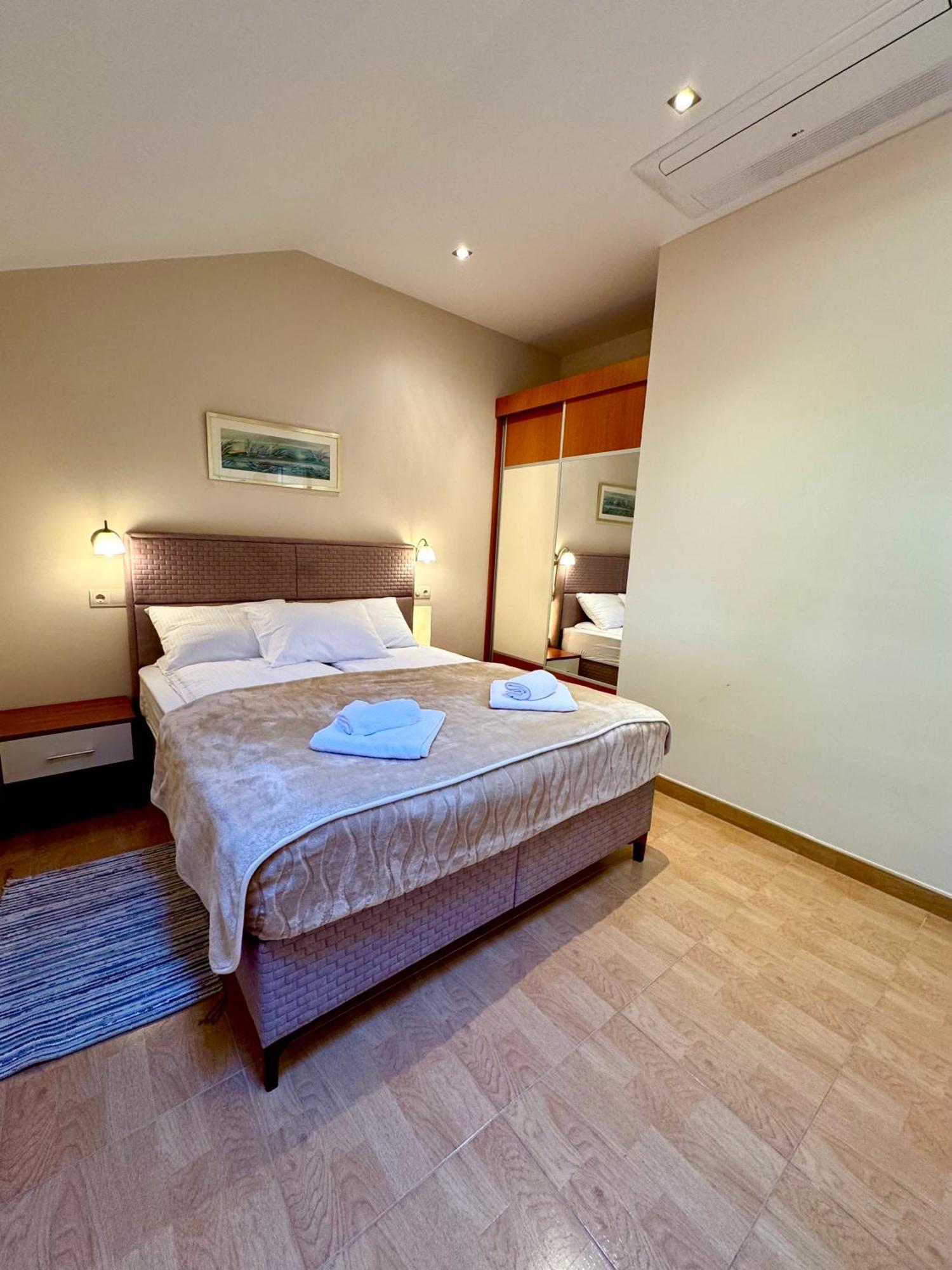 Apartments Radonicic Κότορ Εξωτερικό φωτογραφία